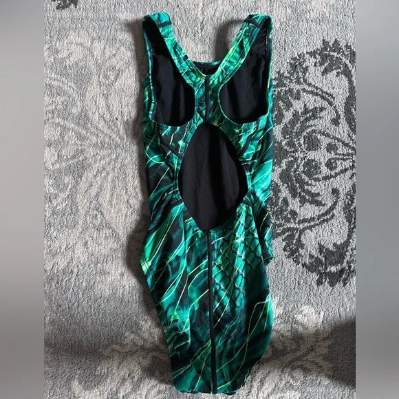 TYR women’s one piece swimsuit - Picture 3 of 3